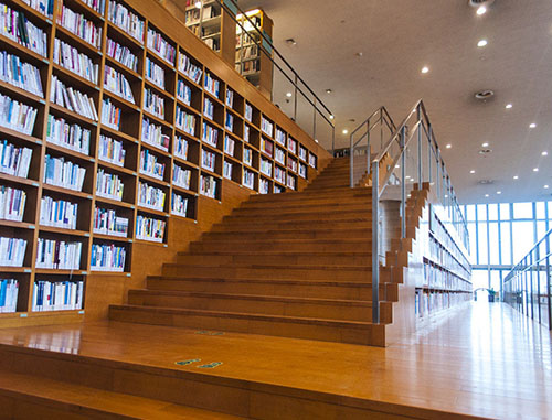 使用草莓视频色版下载防火板裝修的上海浦東圖書館